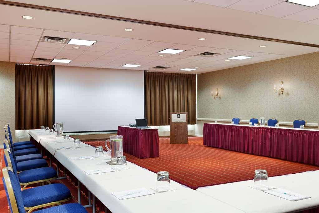 Embassy Suites By Hilton Philadelphia Valley Forge Wayne Зручності фото