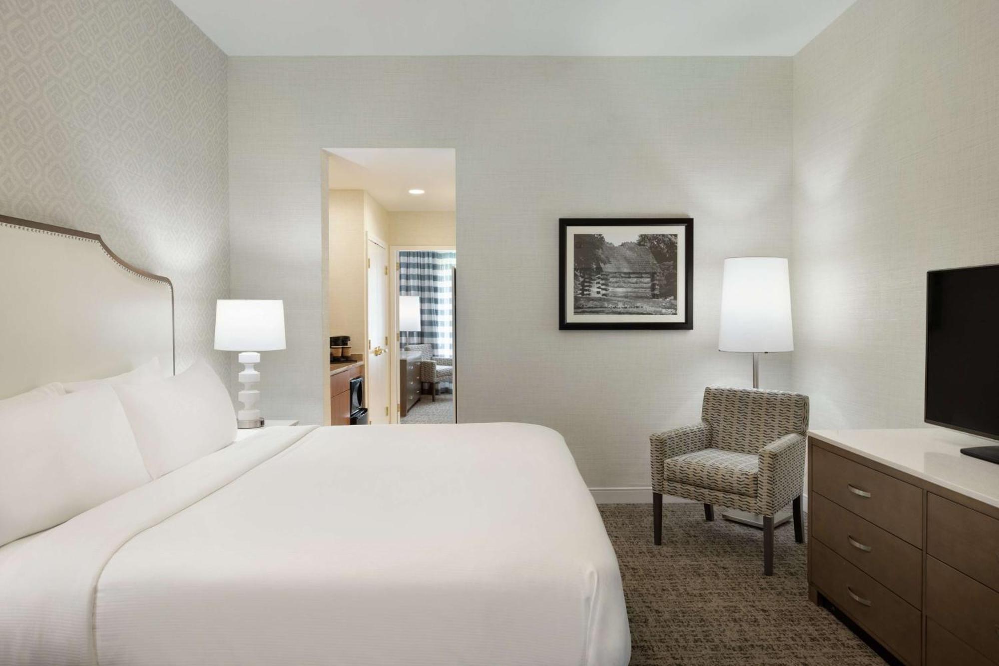Embassy Suites By Hilton Philadelphia Valley Forge Wayne Екстер'єр фото
