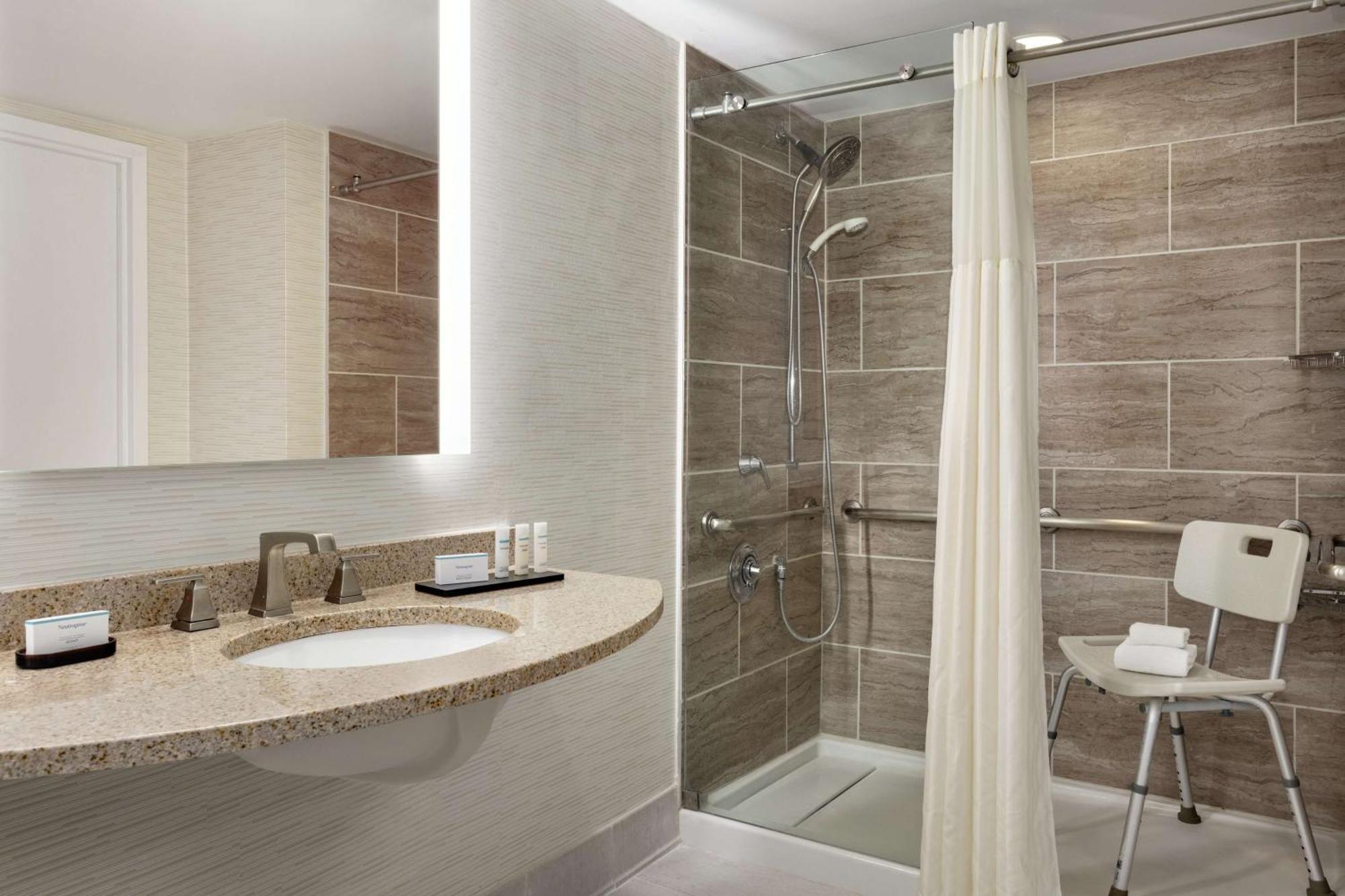 Embassy Suites By Hilton Philadelphia Valley Forge Wayne Екстер'єр фото